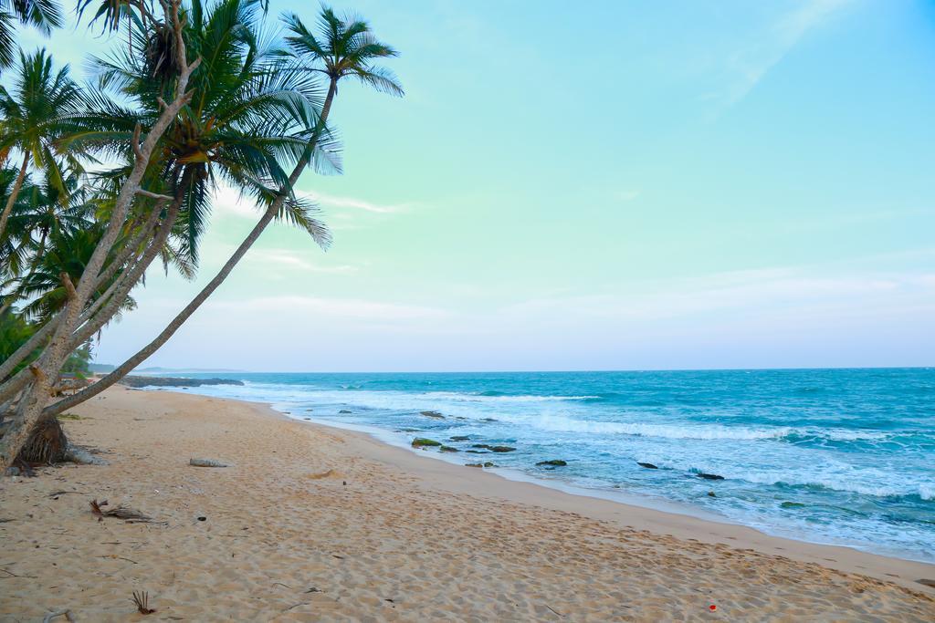 Autumn Moon Beach Cabanas Тангалле Екстер'єр фото