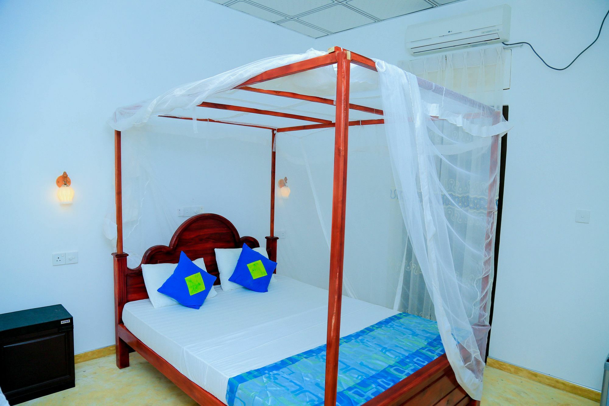 Autumn Moon Beach Cabanas Тангалле Екстер'єр фото